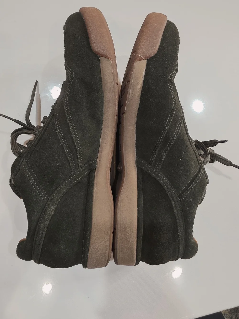 606. Rockport ProWalker 7100 Limited Edition- Size 8